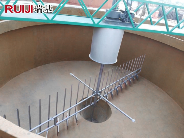 中心傳動垂架式刮泥機(jī)